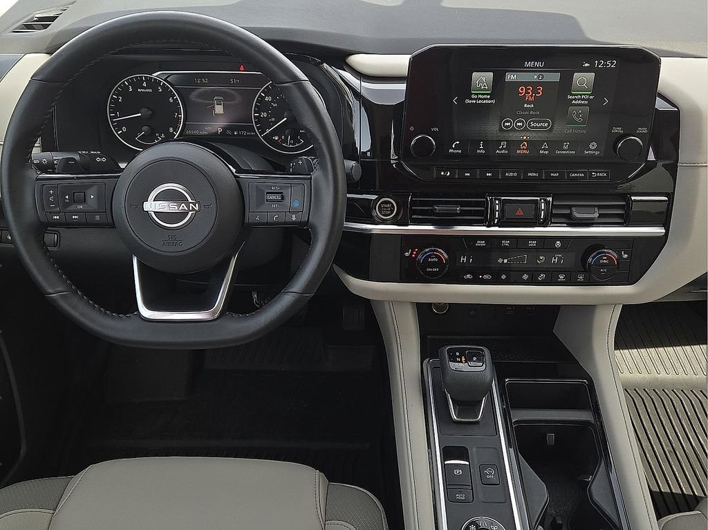 Used 2023 Nissan Pathfinder SL AWD/4WD image 13