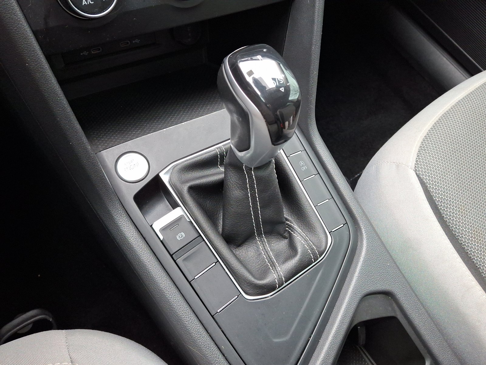 Certified 2022 Volkswagen Taos S image 15