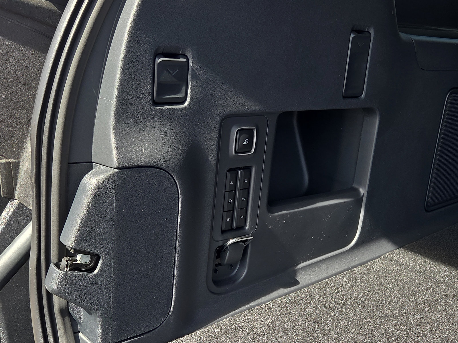 New 2026 Lincoln Navigator L Premier AWD/4WD image 9