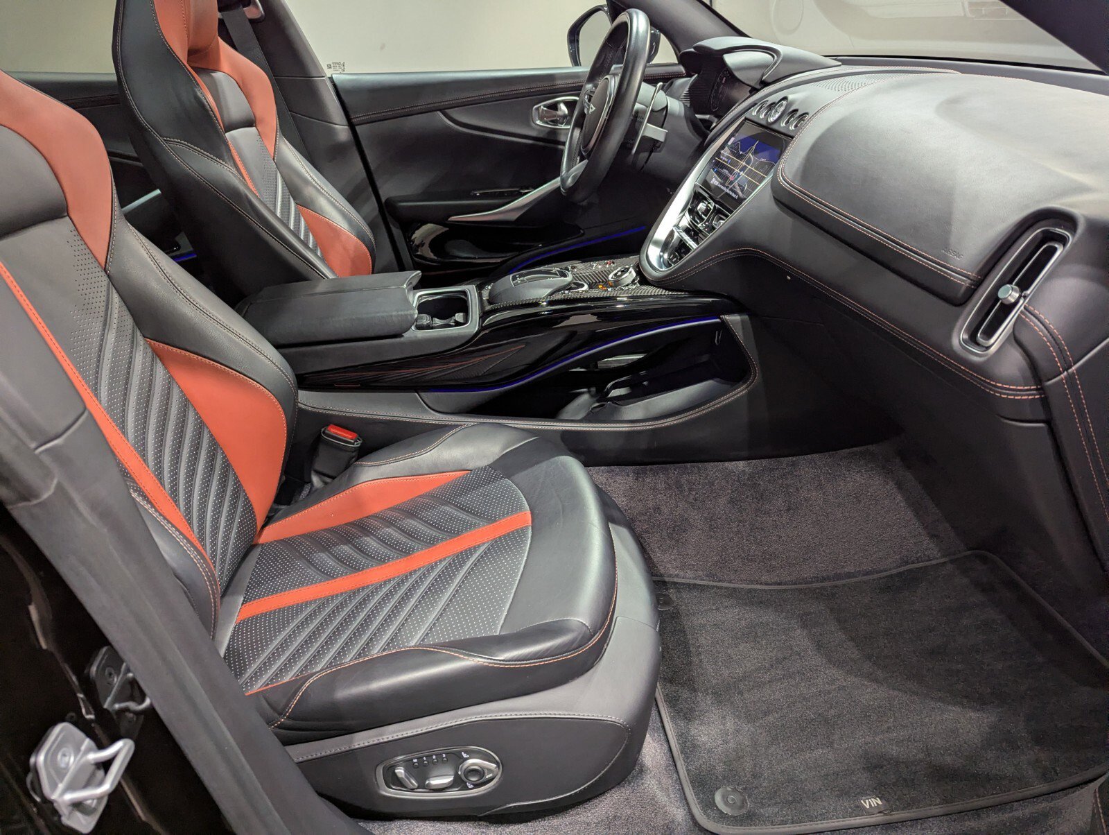 Used 2023 Aston Martin DBX 707 image 23