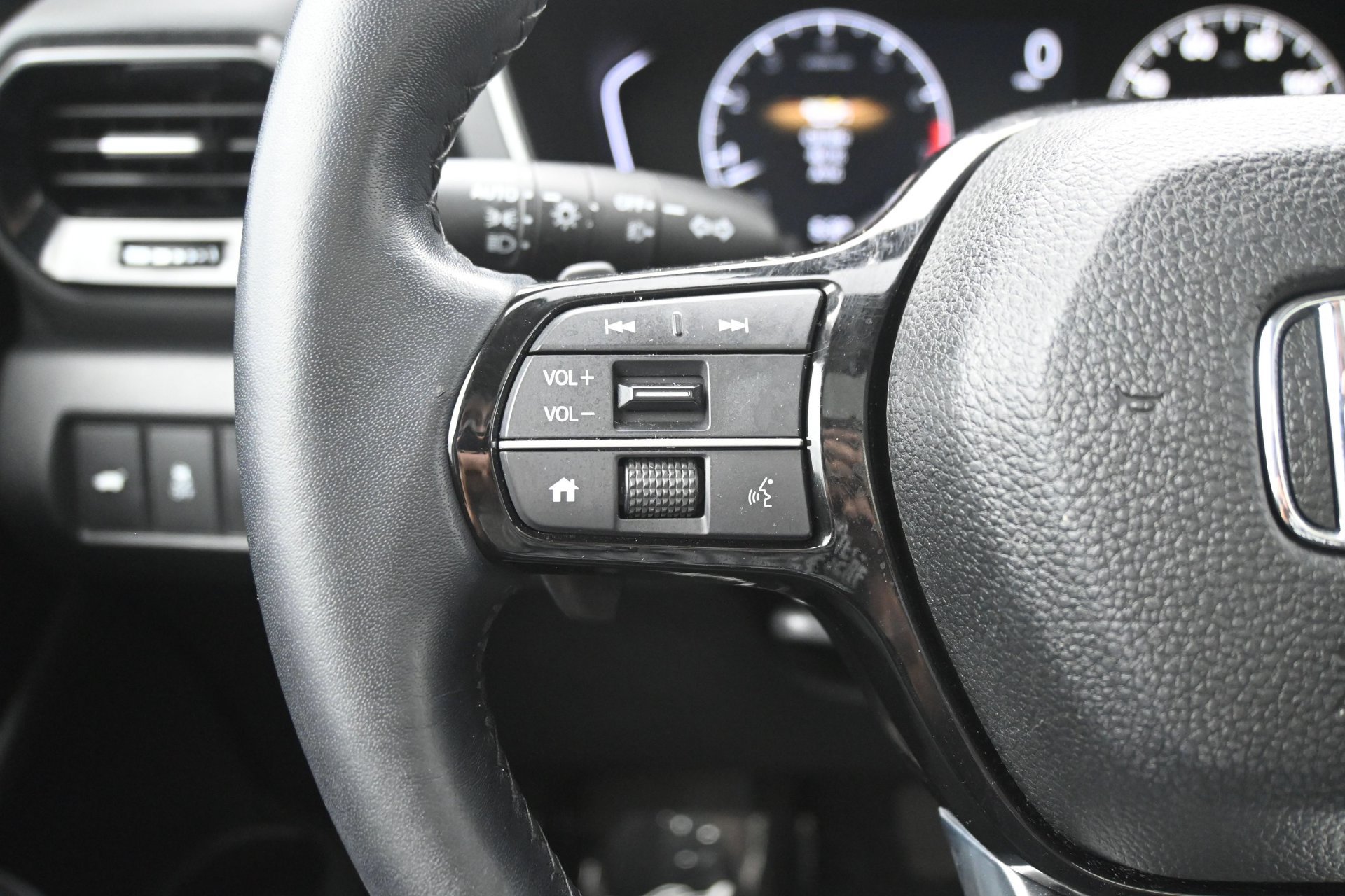 Used 2024 Honda Pilot Touring image 25