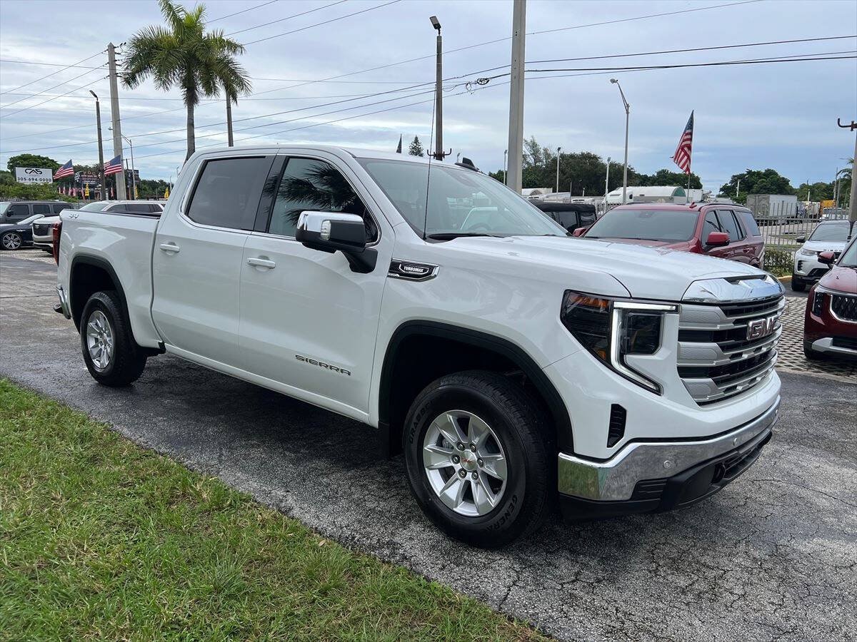Used 2026 GMC Sierra 1500 SLE w/ Preferred Package AWD/4WD image 4