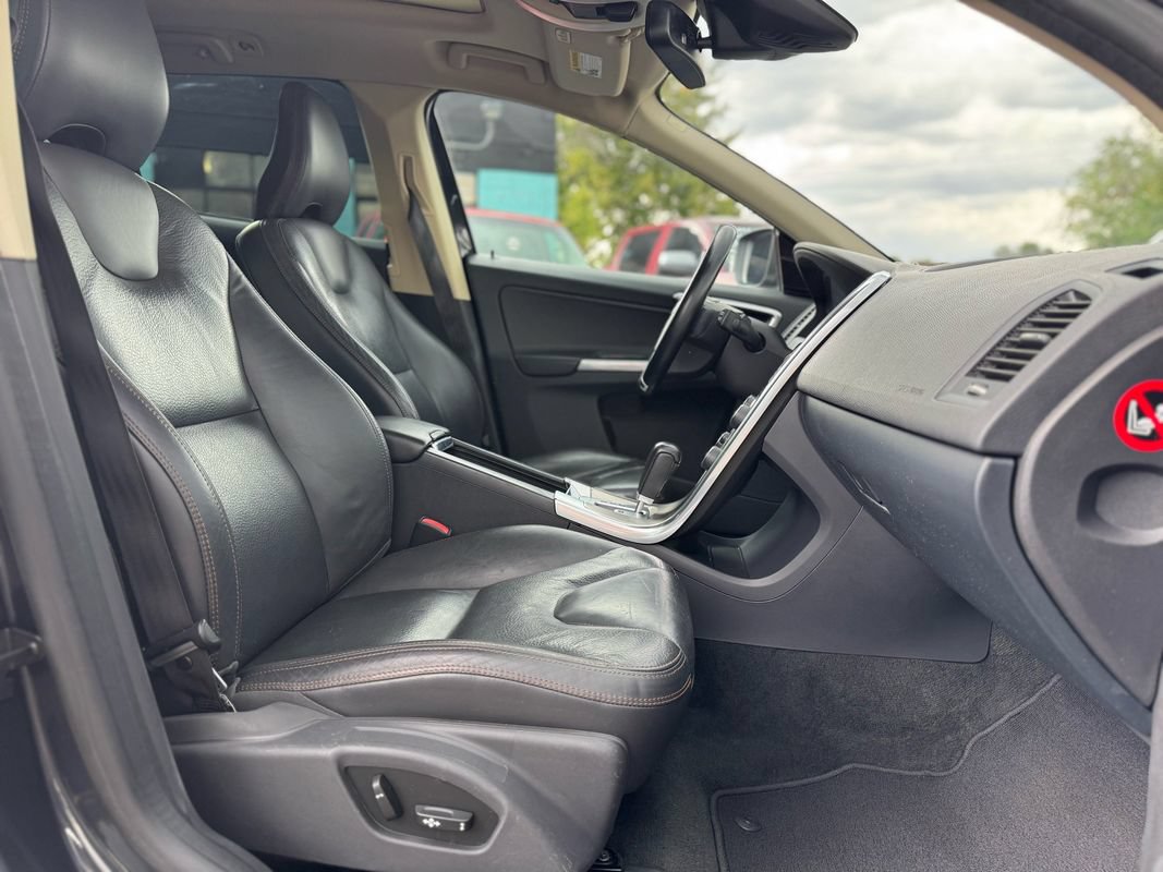 Used 2012 Volvo XC60 3.2 AWD/4WD image 9