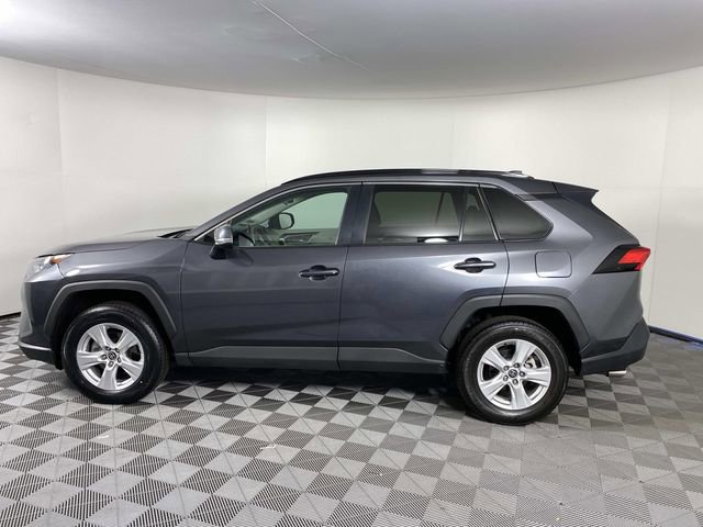 Used 2021 Toyota RAV4 XLE w/ Convenience Package image 5