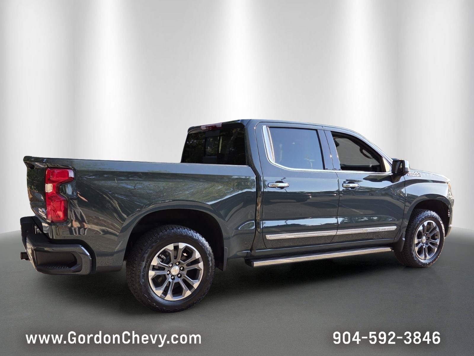 Used 2026 Chevrolet Silverado 1500 High Country w/ Technology Package AWD/4WD image 6