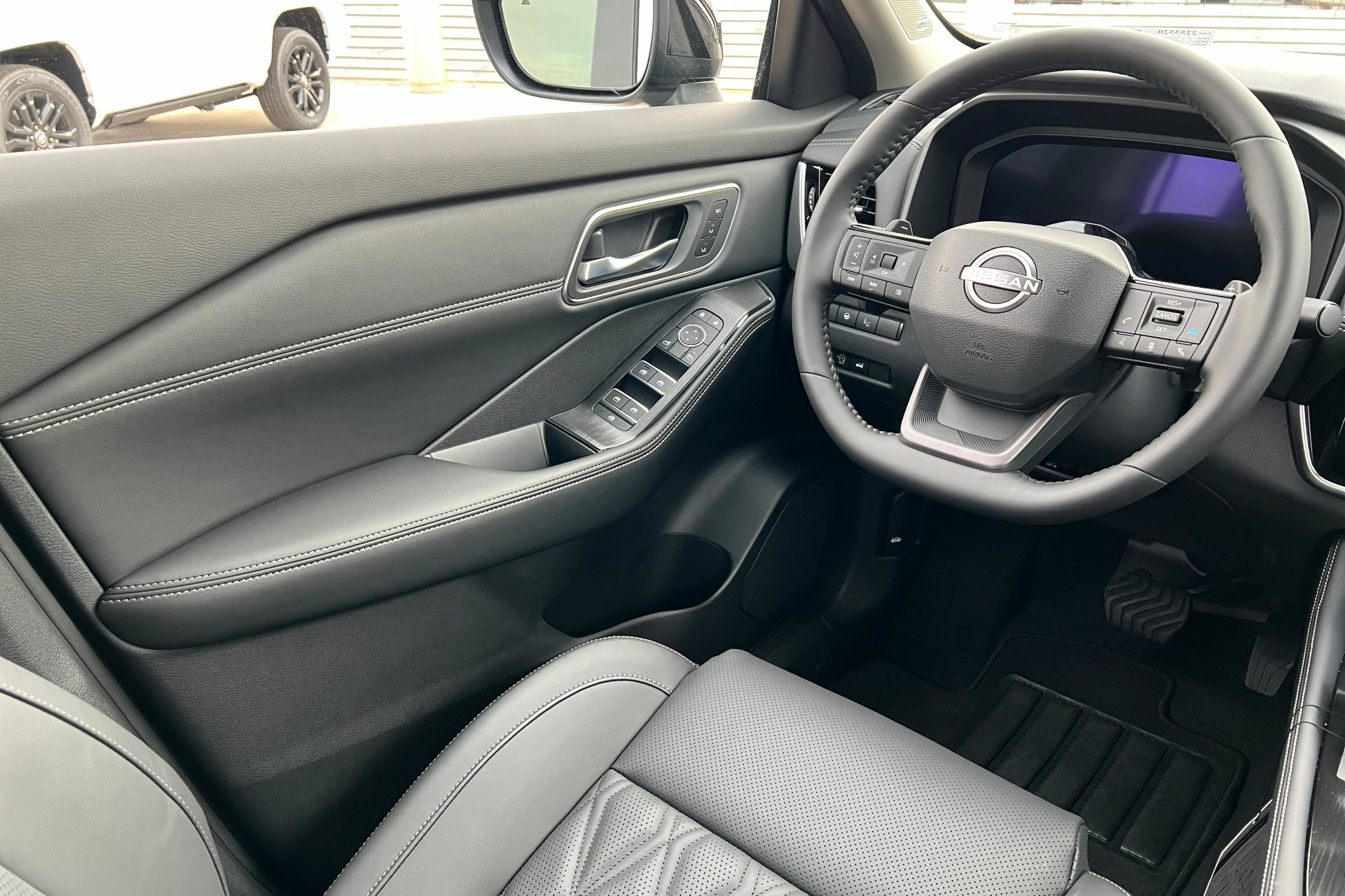 New 2026 Nissan Rogue Platinum image 11