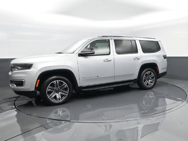 Used 2025 Jeep Wagoneer Series II AWD/4WD image 5