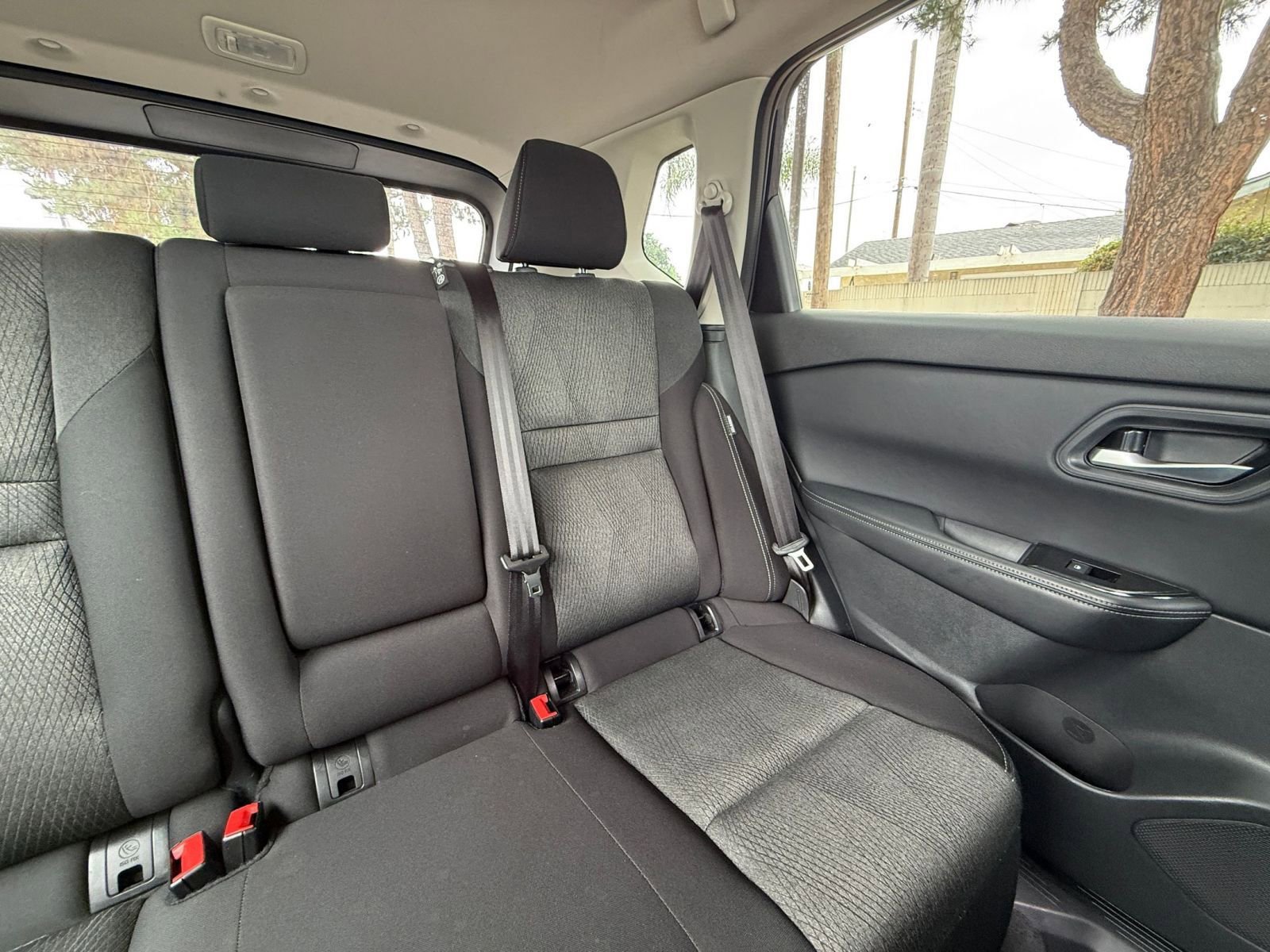 Used 2025 Nissan Rogue SV FWD image 35