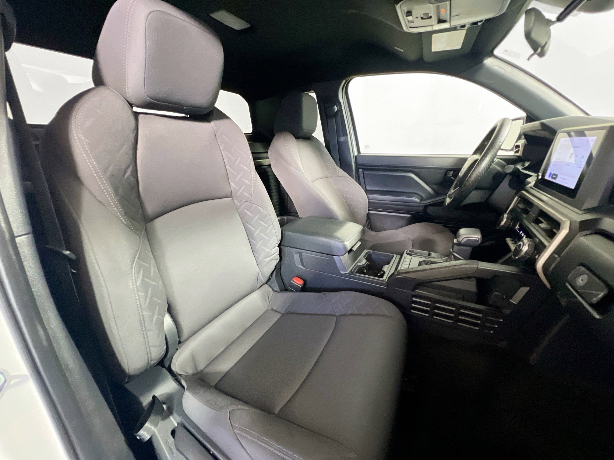 Used 2024 Toyota Tacoma SR image 31