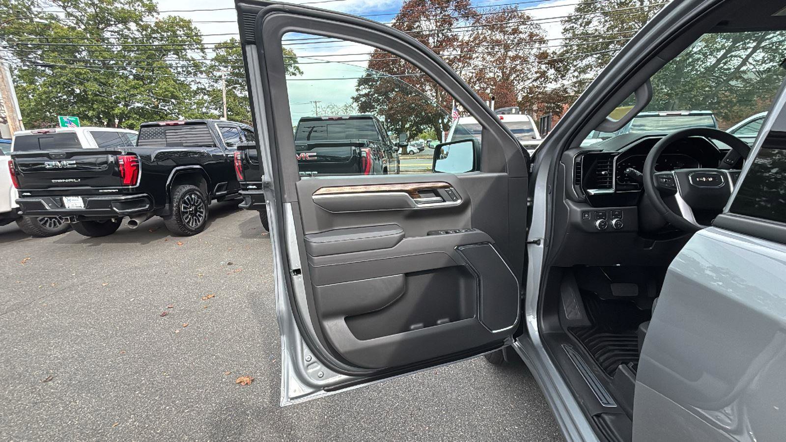 New 2026 GMC Sierra 1500 Elevation image 12