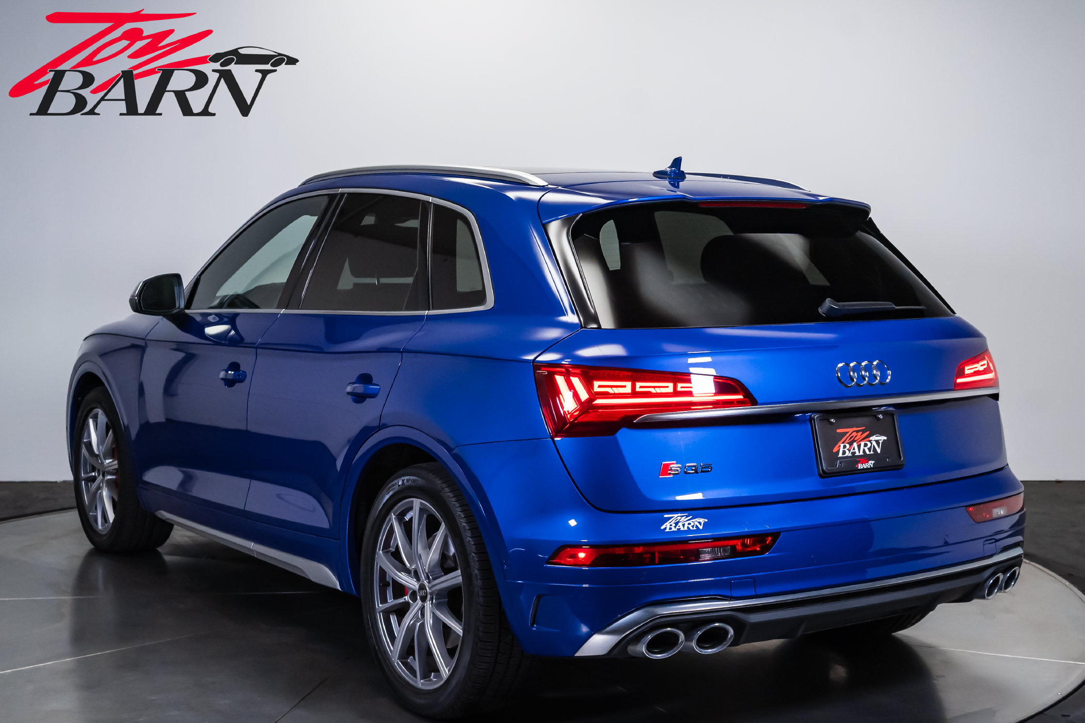 Used 2024 Audi SQ5 Prestige AWD/4WD image 3