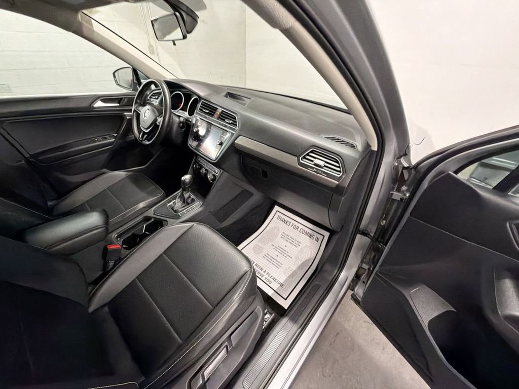 Used 2021 Volkswagen Tiguan SEL FWD image 28