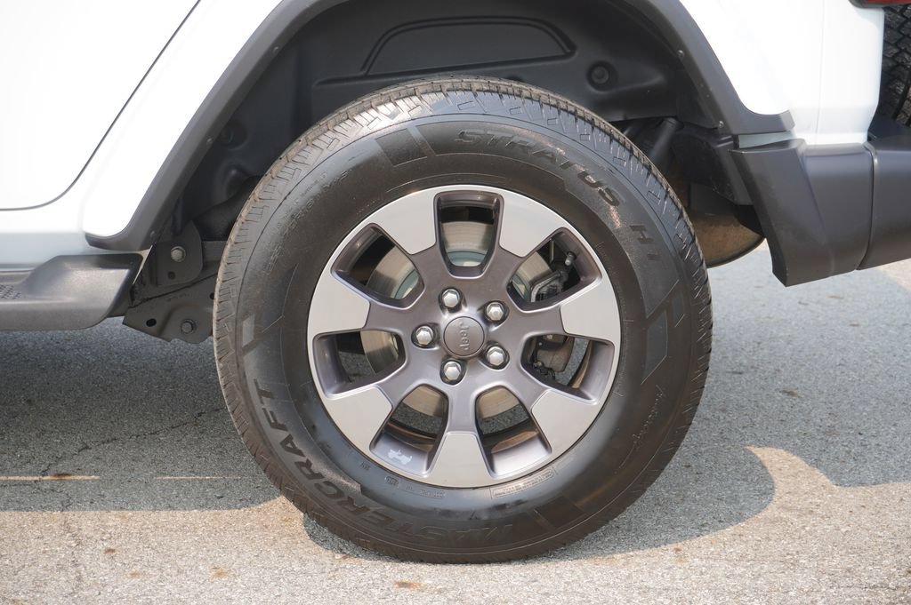 Used 2018 Jeep Wrangler Unlimited Sahara AWD/4WD image 11