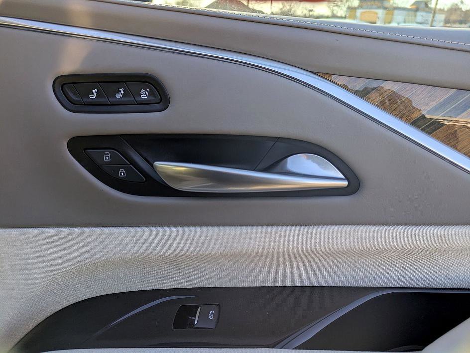 Used 2023 Cadillac Escalade Sport Platinum w/ LPO, ONYX Package image 40