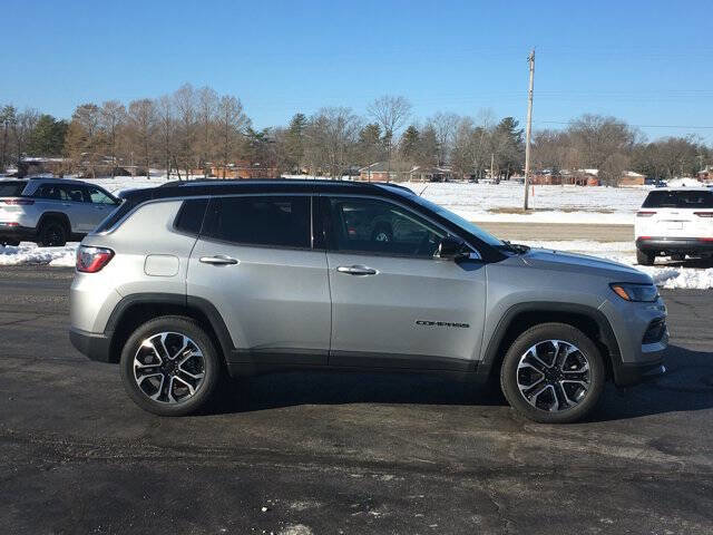 Used 2022 Jeep Compass Limited image 2