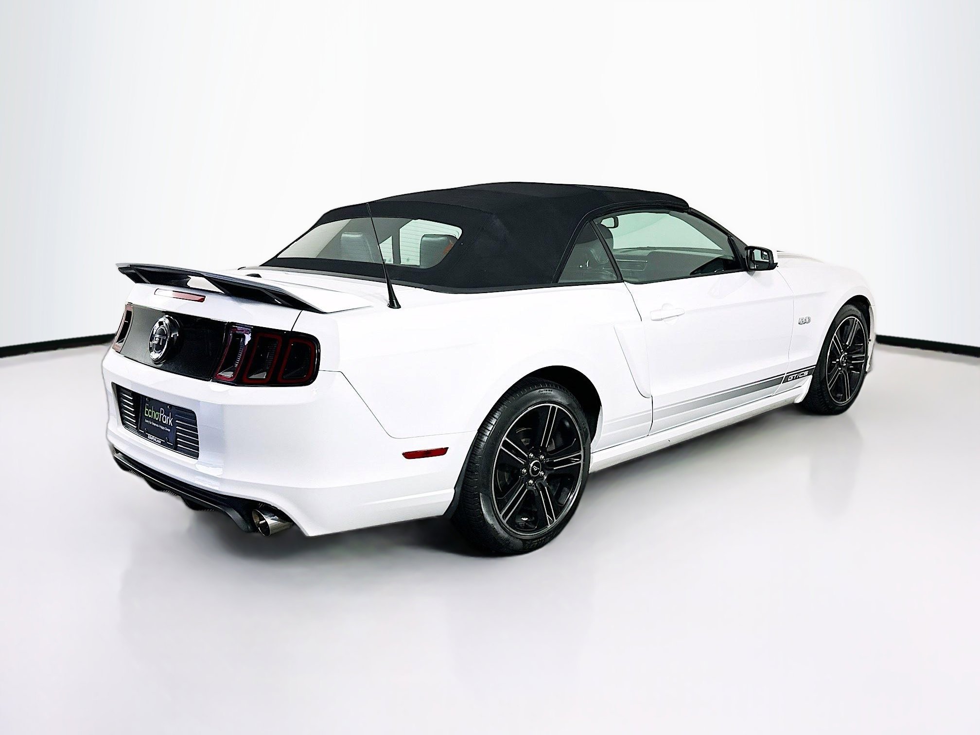 Used 2014 Ford Mustang GT Premium w/ Equipment Group 402A RWD image 9