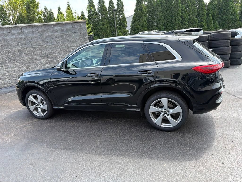 Certified 2025 Audi Q5 Premium Plus w/ Premium Plus AWD/4WD image 12