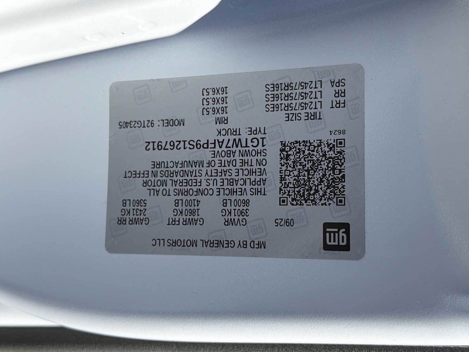 New 2025 GMC Savana 2500 w/ Driver Convenience Package image 29