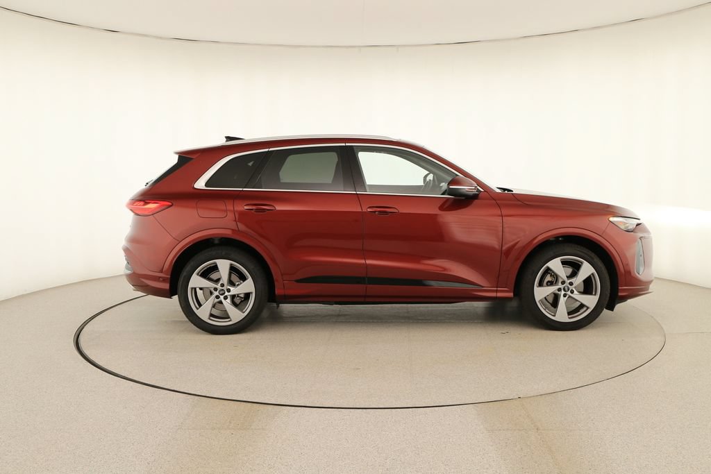 Certified 2025 Audi Q5 Prestige AWD/4WD image 8