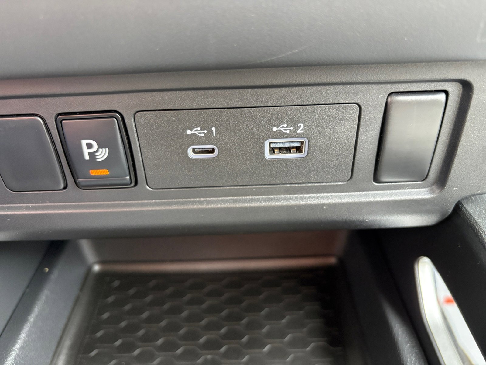 Used 2025 Nissan Frontier SV RWD image 18