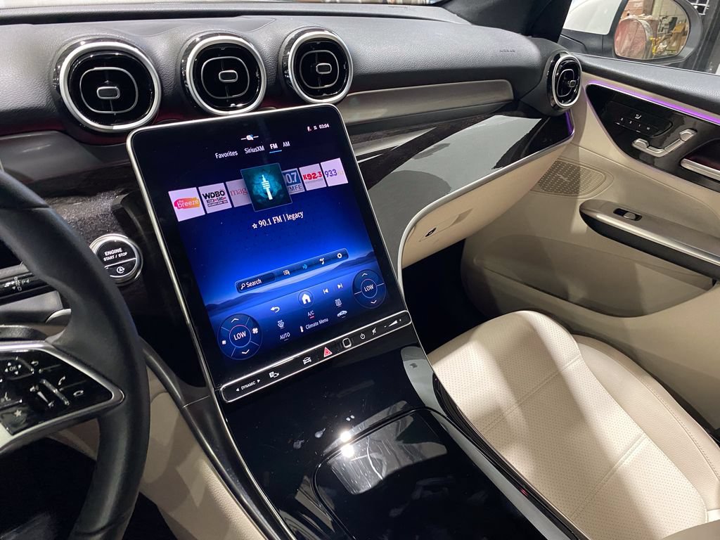 Certified 2025 Mercedes-Benz GLC 300 4MATIC image 8