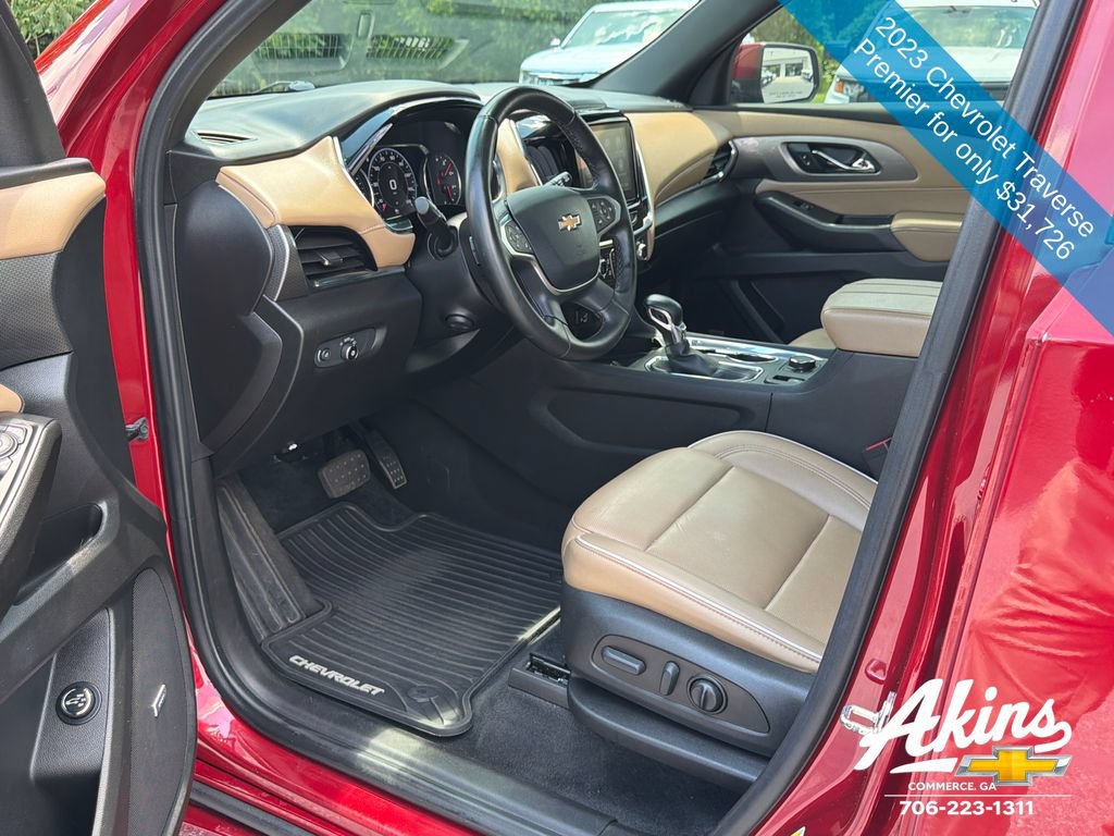 Used 2023 Chevrolet Traverse Premier FWD image 15