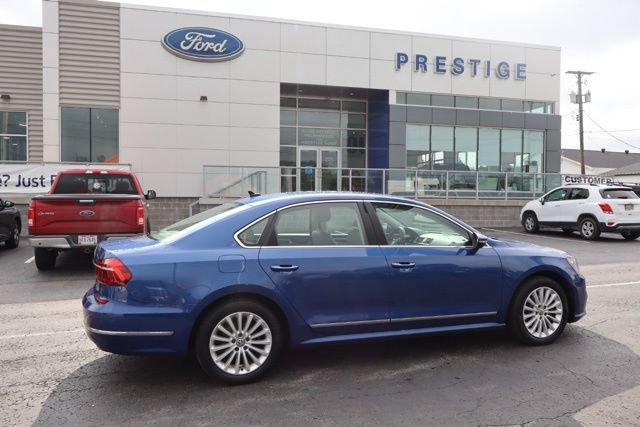 Used 2017 Volkswagen Passat 1.8T SE FWD image 9