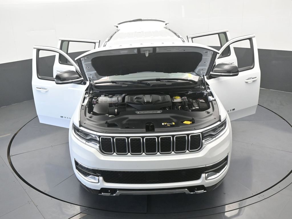 Used 2023 Jeep Wagoneer L Series III w/ Preferred Equipment Group AWD/4WD image 32