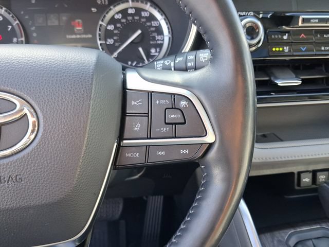 Used 2021 Toyota Highlander Limited AWD/4WD image 19
