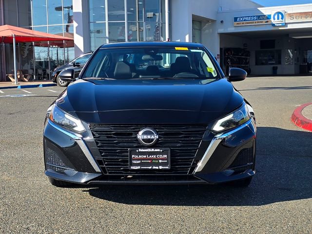 Used 2024 Nissan Altima 2.5 SV image 2