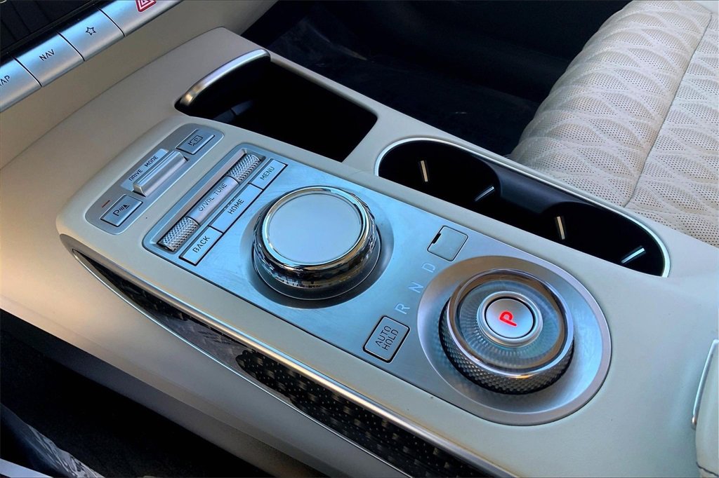 Used 2023 Genesis GV70 3.5T Sport w/ Sport Prestige Package image 18