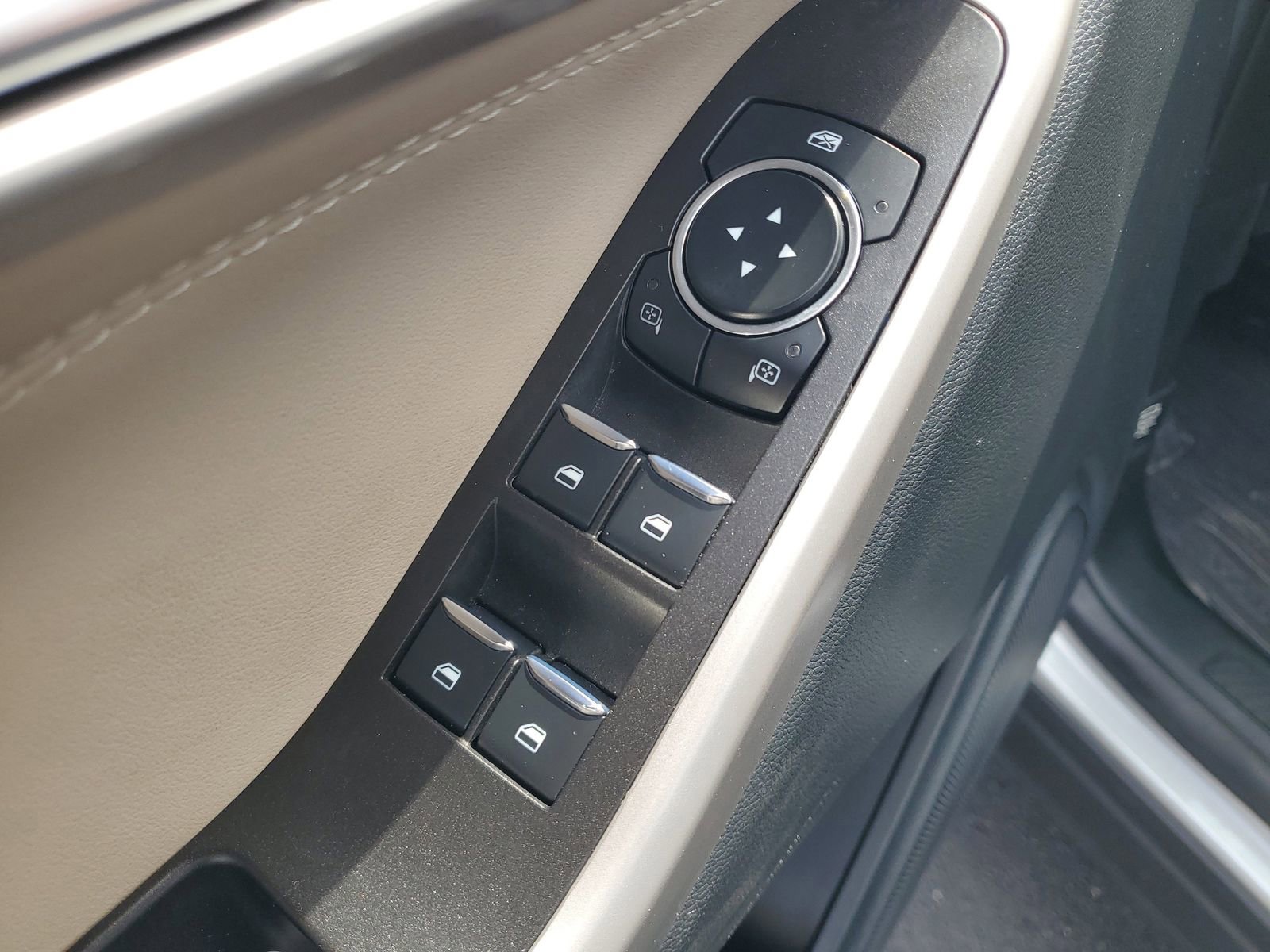 Certified 2023 Ford Explorer XLT image 17