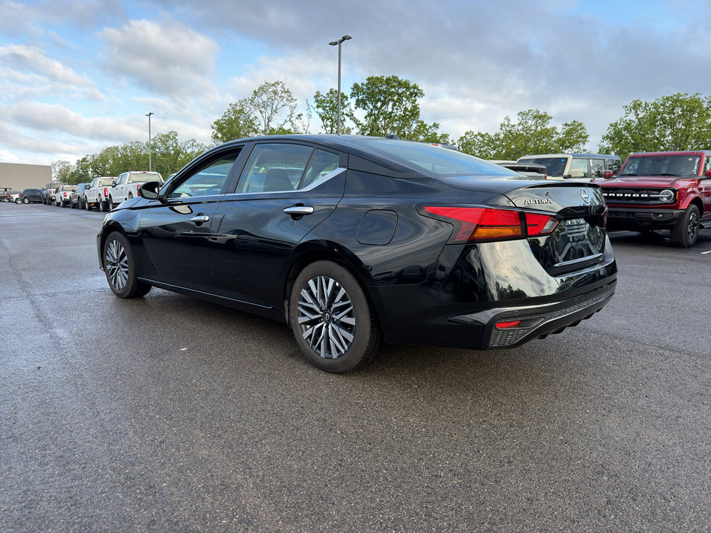 Used 2025 Nissan Altima 2.5 SV FWD image 4