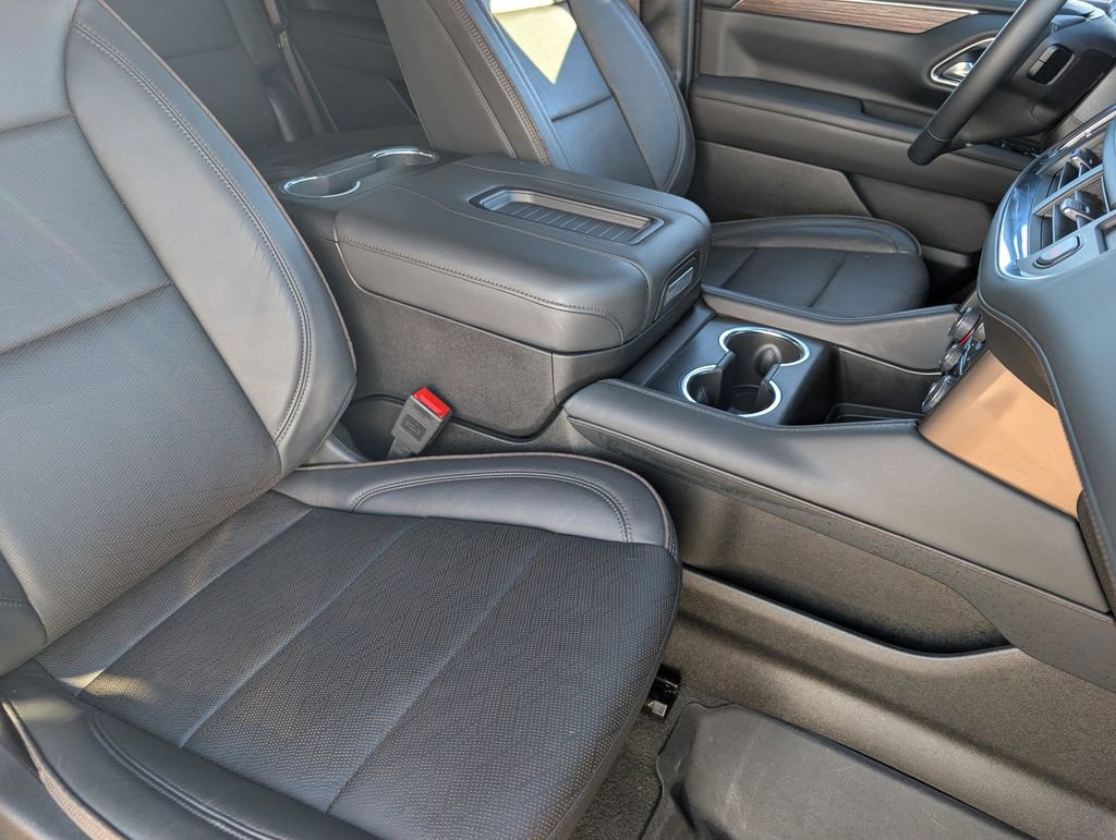 Used 2024 Chevrolet Tahoe High Country AWD/4WD image 24