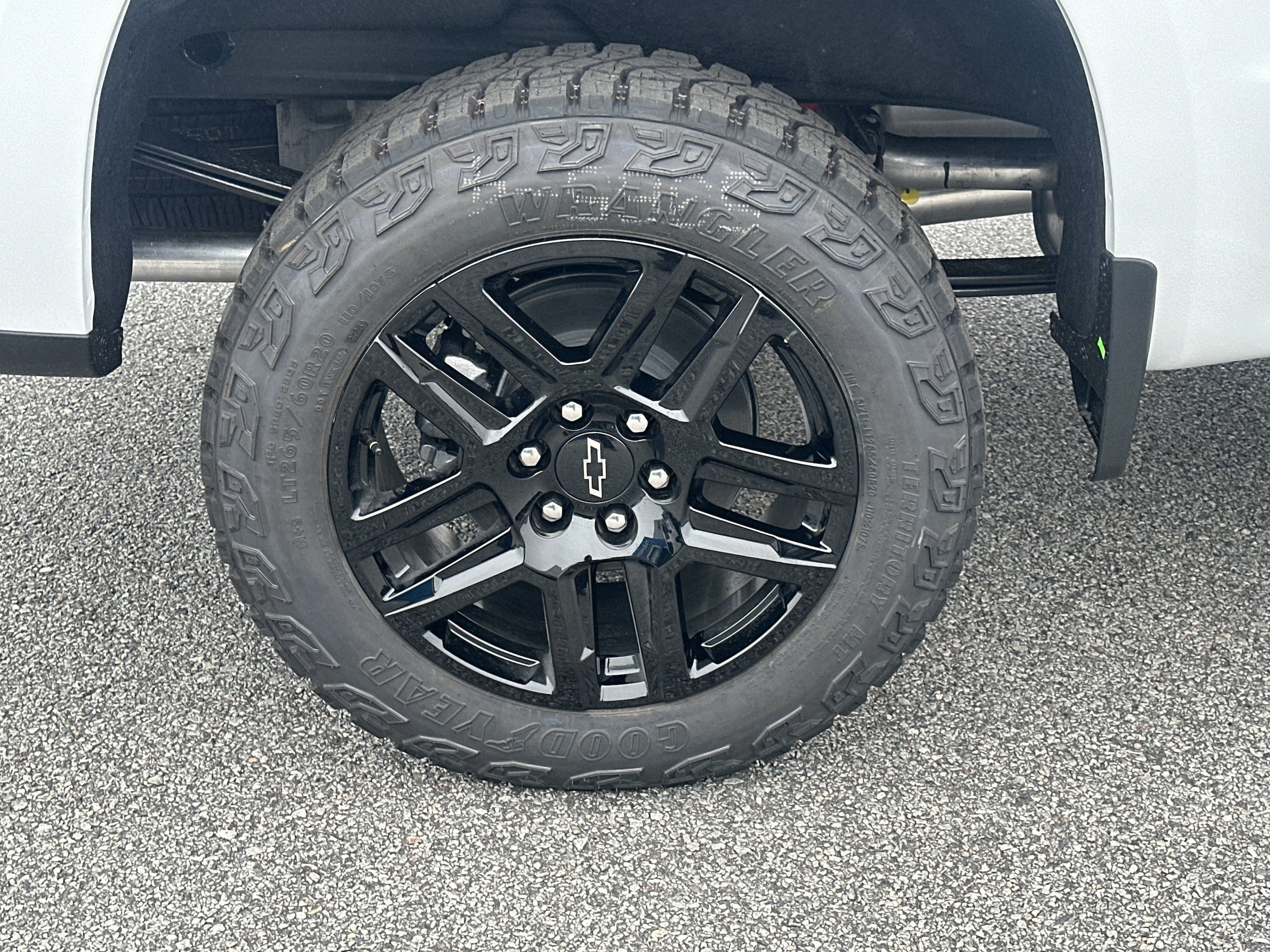New 2026 Chevrolet Silverado 1500 Custom Trail Boss w/ LPO, Dark Essentials Package AWD/4WD image 17