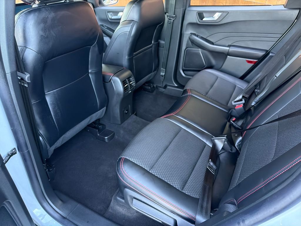 Used 2025 Ford Escape ST-Line w/ Equipment Group 301A image 35