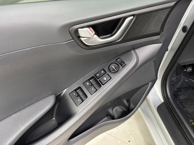 Used 2018 Hyundai Ioniq Blue FWD image 9