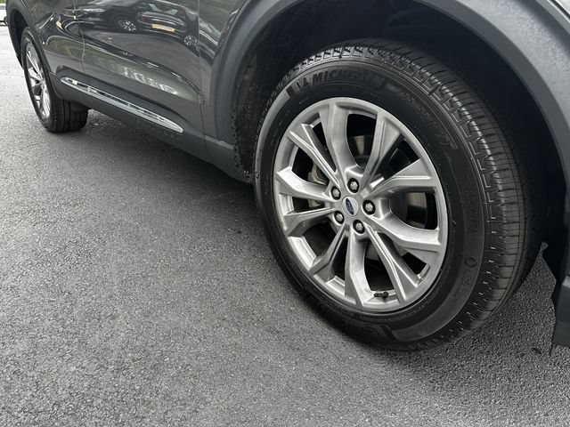 Certified 2022 Ford Explorer XLT w/ Equipment Group 202A AWD/4WD image 11