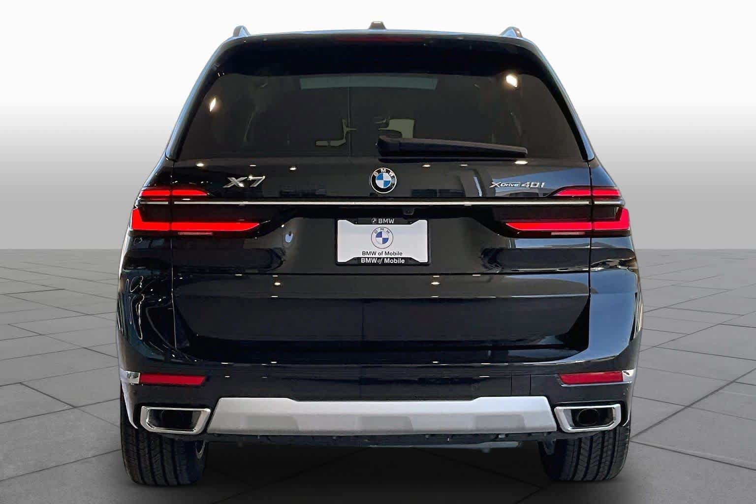 Used 2027 BMW X7 xDrive40i AWD/4WD image 4