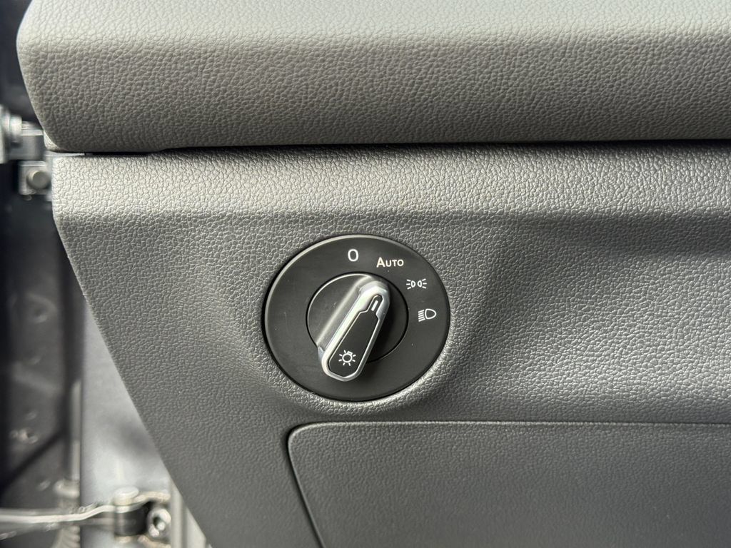 Used 2025 Volkswagen Jetta Sport FWD image 20