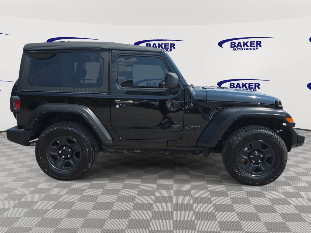 Used 2022 Jeep Wrangler Sport AWD/4WD image 2