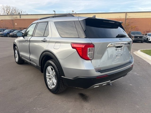 Used 2023 Ford Explorer XLT w/ Equipment Group 202A image 7