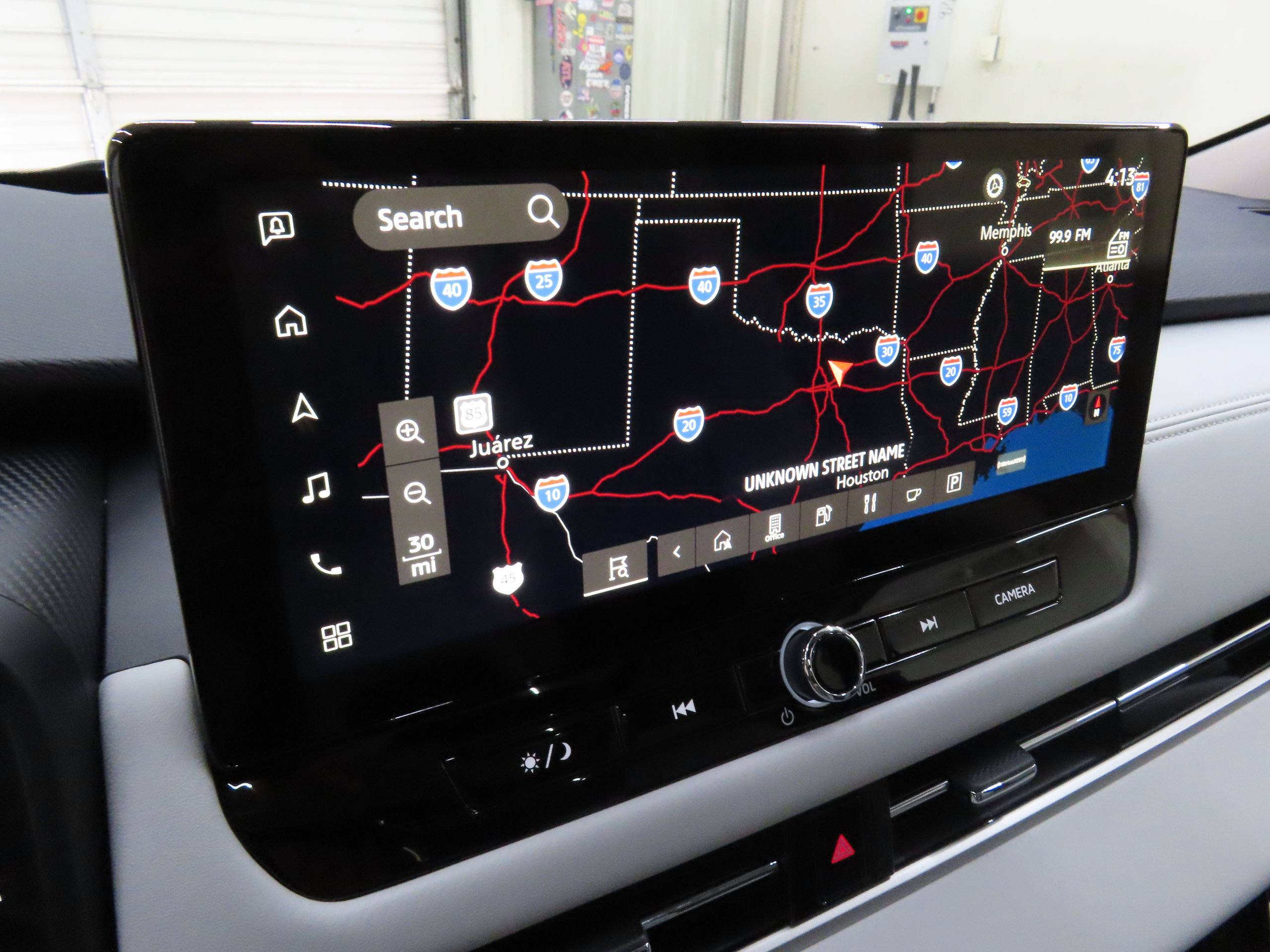New 2025 Mitsubishi Outlander SE image 18