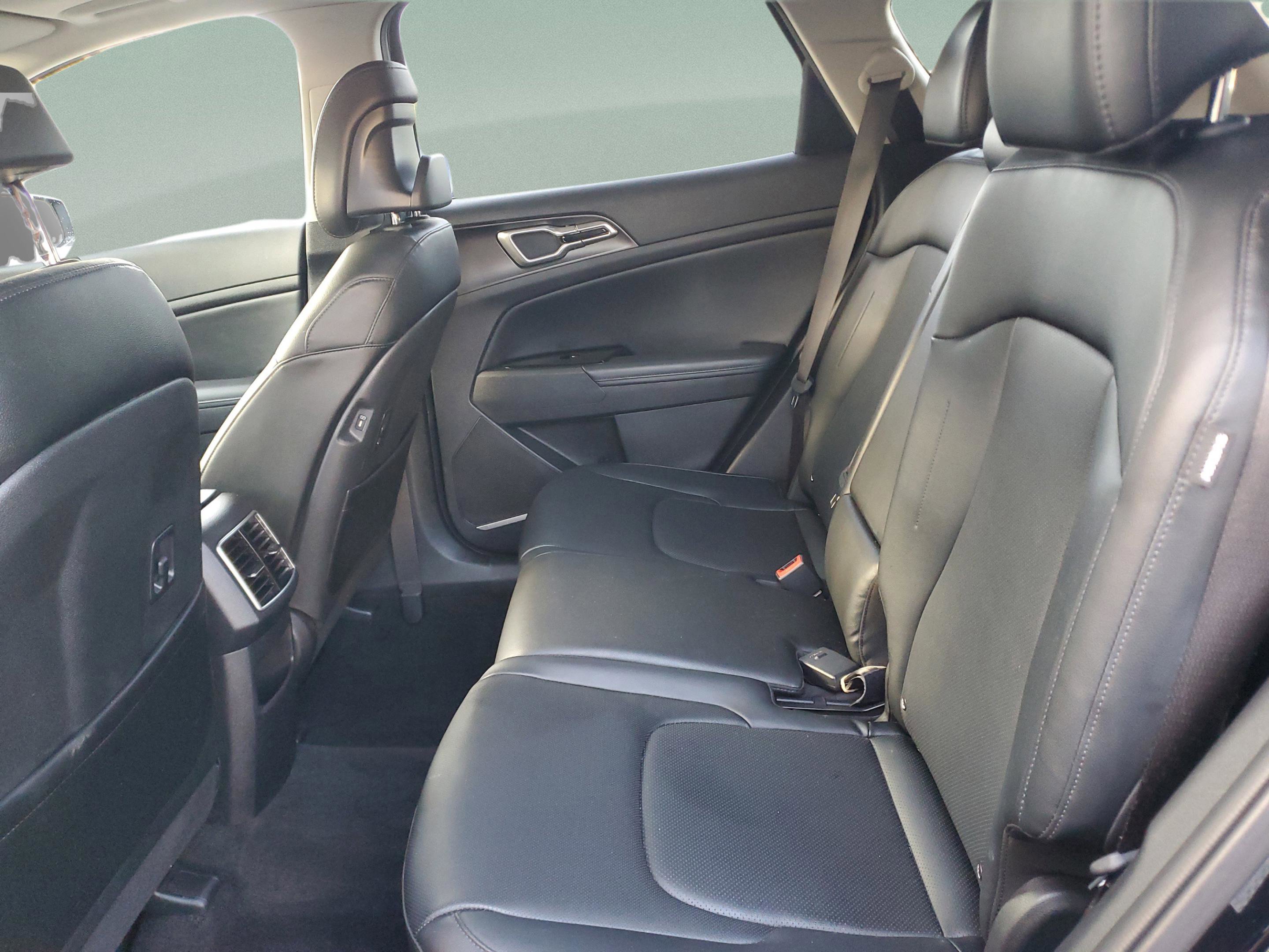 Certified 2025 Kia Sportage EX w/ Premium Package image 10