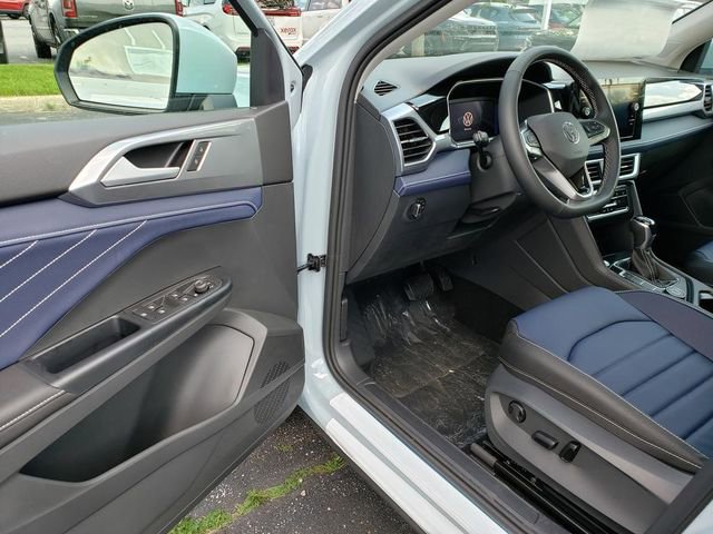 New 2026 Volkswagen Taos SEL AWD/4WD image 6