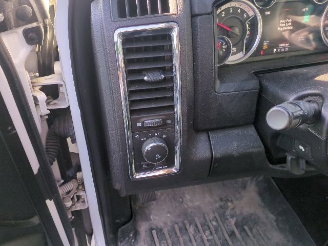 Used 2014 RAM 1500 Laramie w/ Convenience Group image 11