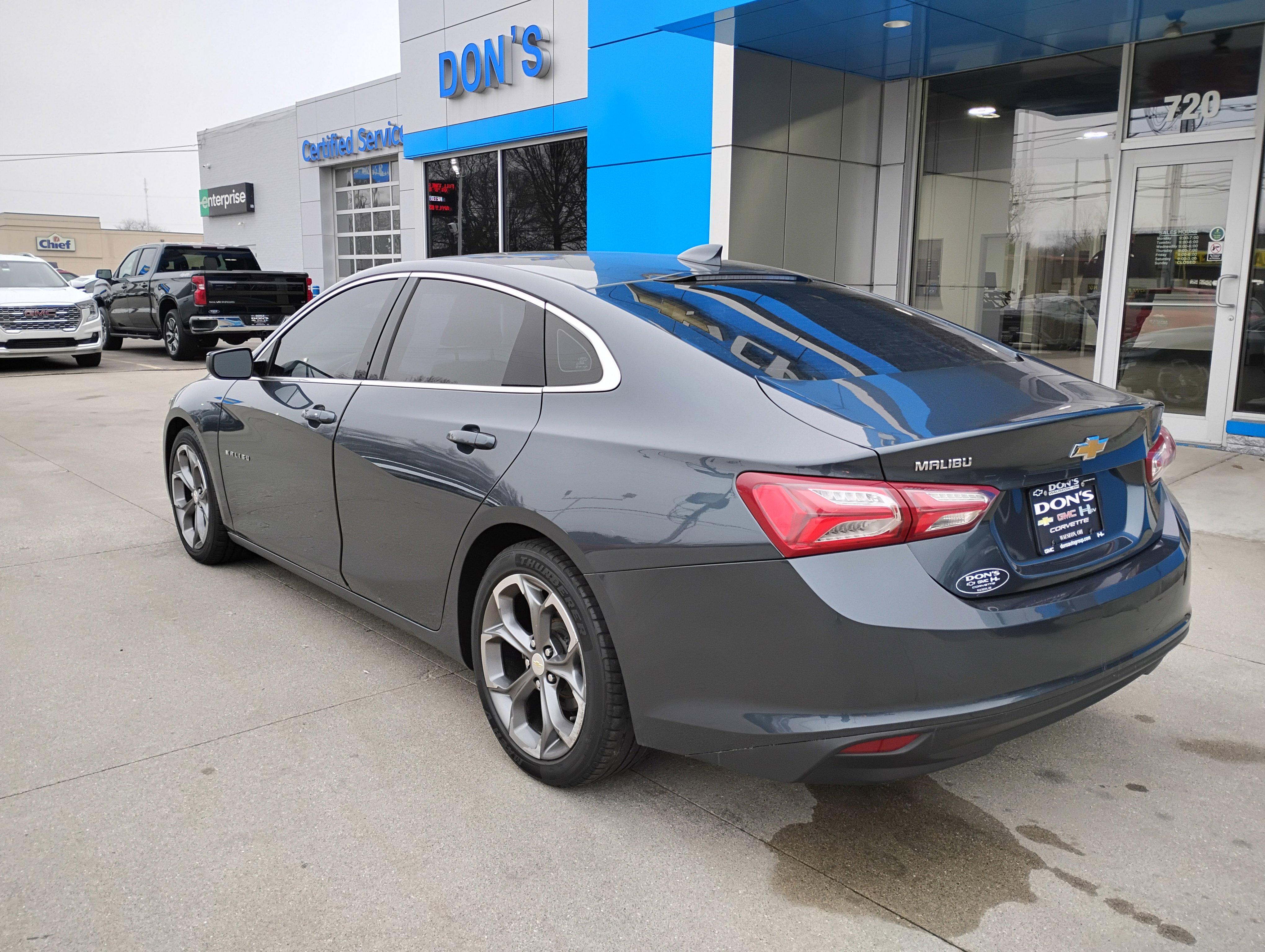 Used 2020 Chevrolet Malibu LT image 2