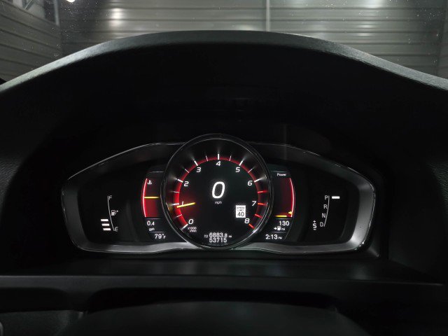 Used 2018 Volvo V60 T6 R-Design Platinum image 23