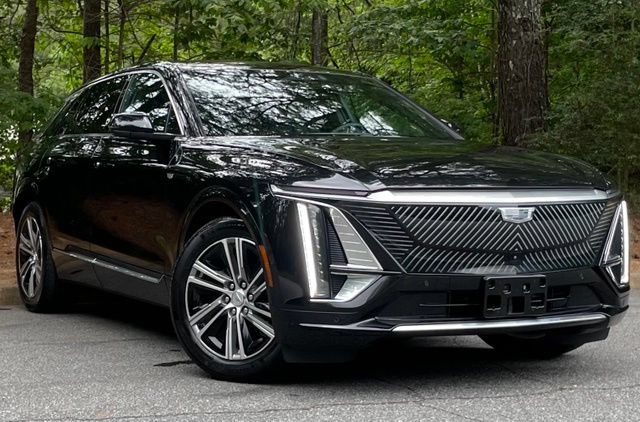 Used 2024 Cadillac Lyriq Luxury AWD/4WD image 9