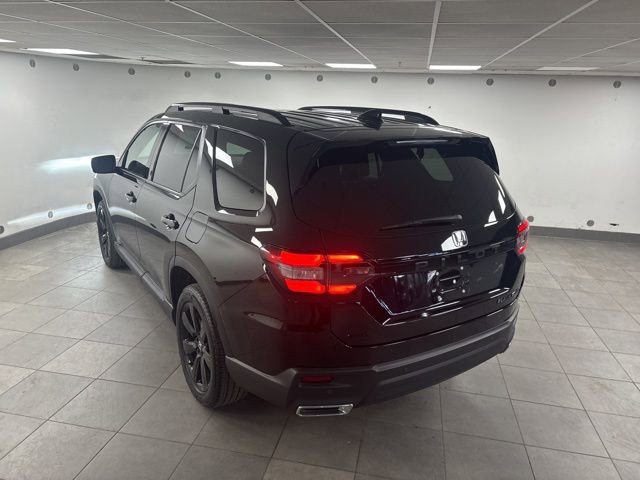 Used 2025 Honda Pilot Black Edition image 3